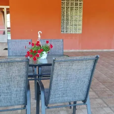 Giotas House-free Parking *